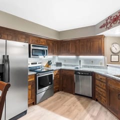 Pointe - 6410 - 3 BD + L | DX