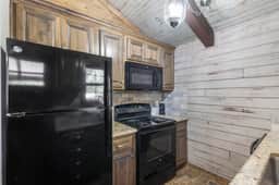 Indian Point - Cabins 19 - 2 BD | DNR | LTD - Image 2