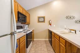 OakRidge - Condo 704 AB | WK | 2 BD - Image 3