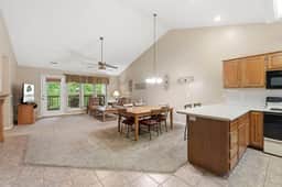 OakRidge - Condo 722 AB | WK | 2 BD - Image 3