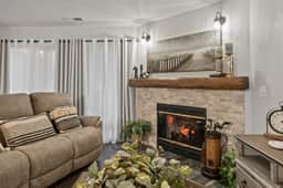 Pointe - 6102 - 2 BD | PMR | WK - Image 2