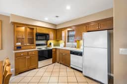 OakRidge - Condo 735 A | 1 BD - Image 2