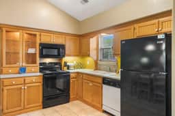 OakRidge - Condo 764 A | WK | 1 BD - Image 3