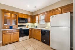 OakRidge - Condo 745 A | 1 BD - Image 3