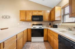 OakRidge - Condo 712 AB | WK | 2 BD - Image 2