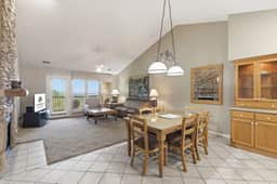 OakRidge - Condo 750 AB | WK | 2 BD - Image 2