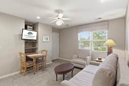 OakRidge - Condo 750 B | WK | QS - Image 2