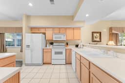 Greensview 320BC - 2 BD | WK - Image 2