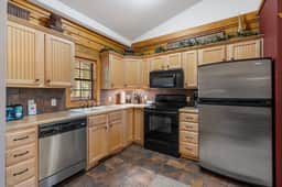 Cabins at Grand Mountain - Cabin 288 - 2 BD QQ | WK | PY - Image 3
