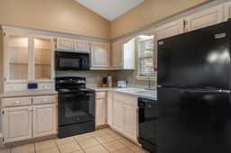 OakRidge - Condo 782 AB | WK | 2 BD - Image 2