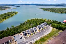 Majestic 210 - 2 BD | LAKE - Image 3