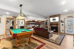 Newton Lake Lodge II - 6 BD - Image 5