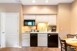 OakRidge - Condo 777 B | QS - Image 2