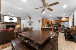 Scenic Cove Lake Front Lodge - 4 BD - Image 5