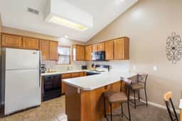 OakRidge - Condo 728 A | WK | 1 BD - Image 2