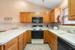 OakRidge - Condo 716 AB | WK | 2 BD - Image 3