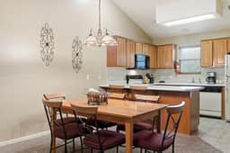 OakRidge - Condo 726 AB | WK | 2 BR | DNR | TAN - Image 4