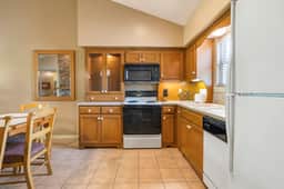 OakRidge - Condo 742 AB | WK | 2 BD - Image 2