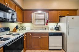 OakRidge - Condo 746 A | WK | 1 BD - Image 2