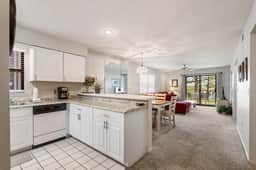 Pointe - 5201 - 2 BD - Image 4