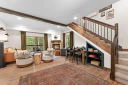 Tall Timbers - Duckingham Palace - 2 BD - Image 4