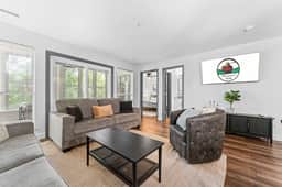 Club C-2 - 2 BD | PMR - Image 5