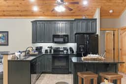 Trophy Run - Bud's Fishing Cabin - 2 BD - Image 3