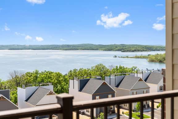 Majestic 316 - 2 BD | LAKE - Image 1