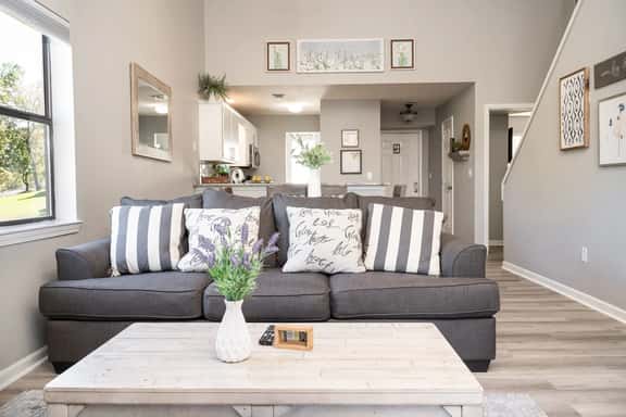 Pointe - 5812 - 3 BD | DX - Image 1