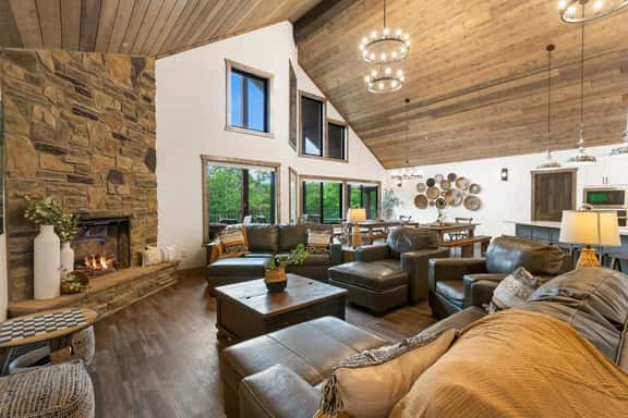 Indian Point - Lodge 264-58 - 5 BD | LV - Image 1