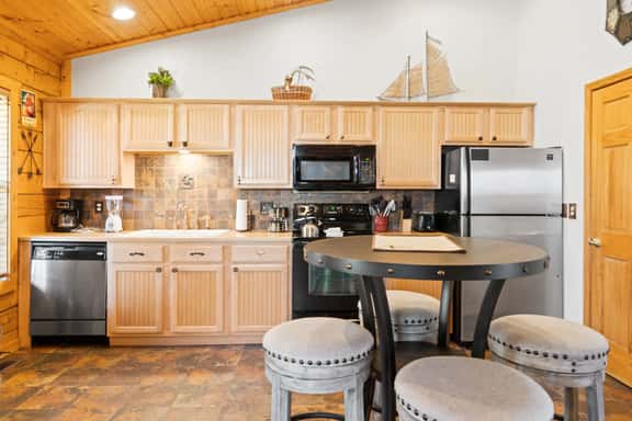 Cabins at Grand Mountain - Cabin 126 - 1 BD | PMR | PY - Image 1