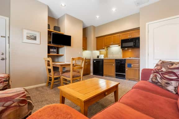 OakRidge - Condo 743 B | QS - Image 1