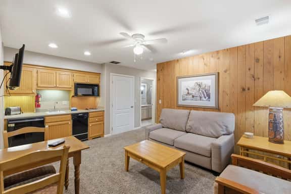 OakRidge - Condo 752 B | WK | QS - Image 1