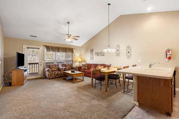 OakRidge - Condo 702 A | WK | 1 BD - Image 1