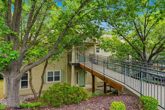 OakRidge - Condo 732 B | WK | QS - Image 1