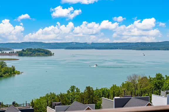 Majestic 314 - 2 BD | LAKE - Image 1
