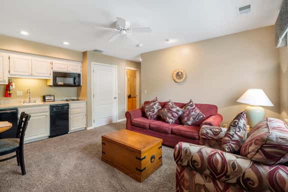OakRidge - Condo 780 B | WK | QS - Image 1