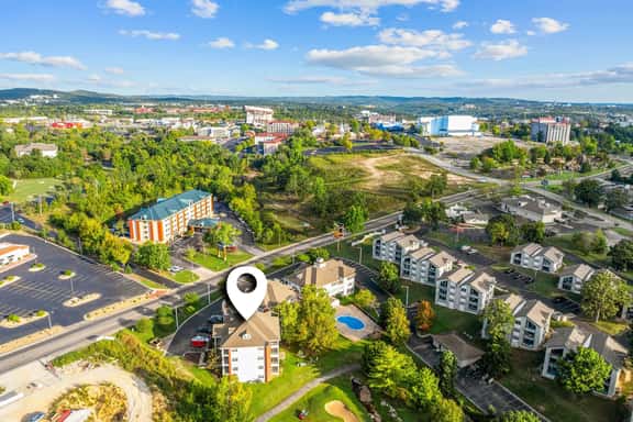 Greensview 320BC - 2 BD | WK - Image 1