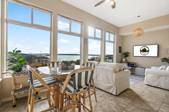 Majestic 109 - 2 BD | WK | LAKE - Image 1