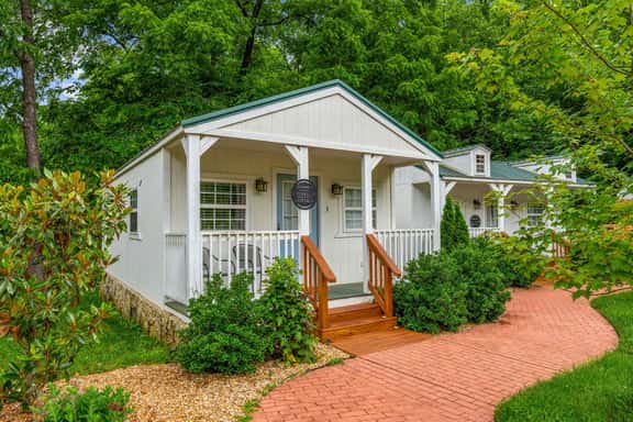 Brushy Creek 1 - Momma's Creekside Cottage - 1 BD - Image 1