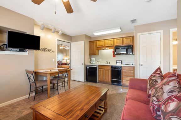 OakRidge - Condo 728 B | WK | QS - Image 1
