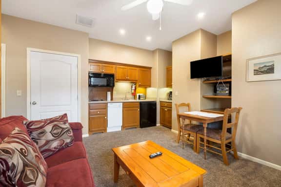 OakRidge - Condo 739 B | QS - Image 1