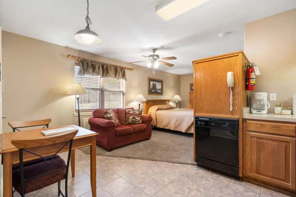 OakRidge - Condo 702 B | WK | QS - Image 1