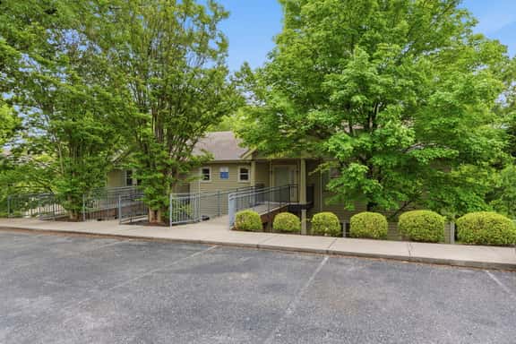 OakRidge - Condo 734 AB | WK | 2 BD - Image 1