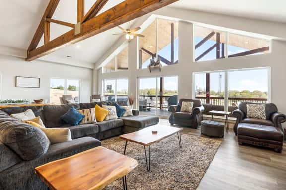 Chateau North - Pool Party Lodge - 6 BD - Image 1