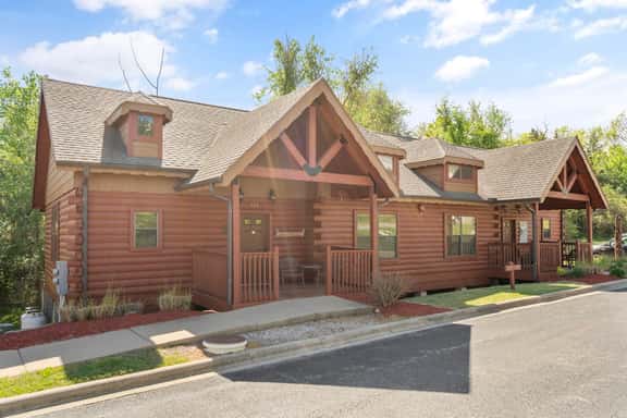 Cabins at Grand Mountain - Cabin 117 - 2 BD | WK | PY - Image 1