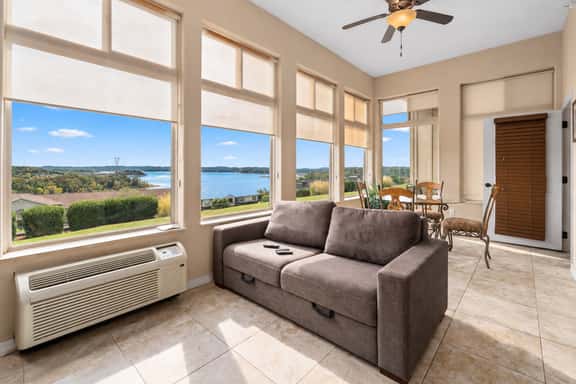 Majestic 106 - 2 BD | WK - Image 1