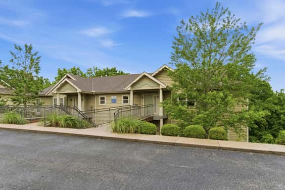 OakRidge - Condo 748 AB | WK | 2 BD - Image 1