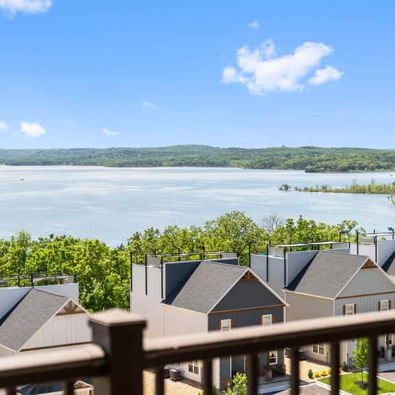 Majestic 316 - 2 BD | LAKE - Image 1