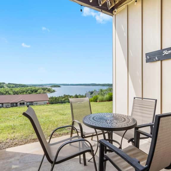 Majestic 110 - 2 BD | WK | HA | LAKE - Image 1